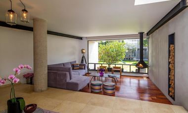 Descubre Esta Impresionante Casa De Lujo, Bien Iluminada Y Con Espacios De Diseño Únicos , Diseñada Para Ofrecer Un Estilo De Vida Excepcional.