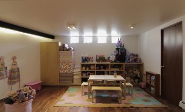 Descubre Esta Impresionante Casa De Lujo, Bien Iluminada Y Con Espacios De Diseño Únicos , Diseñada Para Ofrecer Un Estilo De Vida Excepcional.