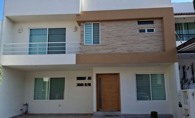 Hermosa CASA en CENTRO SUR