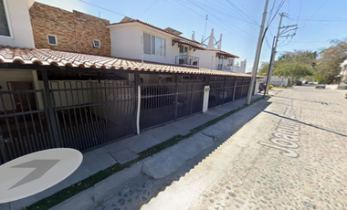 OPORTUNIDAD SE VENDE CASITA EN CONDOMINIO EN PROCESO DE RECUPERACIÓN CON SENTENCIA EN LA CALLE PRIVADA TRES 110 COL. LAS JUNTAS  PTO VALLARTA JALISCO