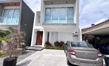 En Alquiler linda casa en Urb Portofino, km 11.5 vía a la Costa