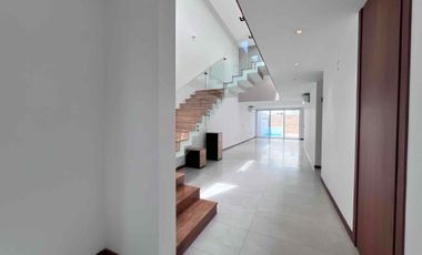 En Alquiler linda casa en Urb Portofino, km 11.5 vía a la Costa