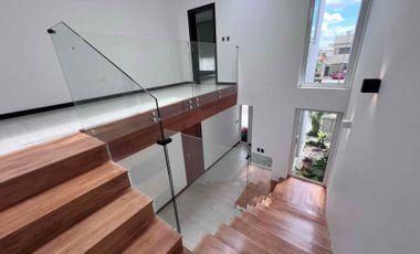 En Alquiler linda casa en Urb Portofino, km 11.5 vía a la Costa