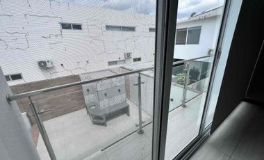 En Alquiler linda casa en Urb Portofino, km 11.5 vía a la Costa