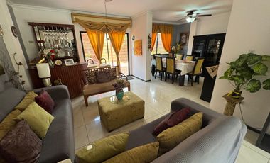 URBANIZACION MATICES ETAPA AZUL TOPACIO ALQUILO PRECIOSA, AMPLIA Y MODERNA VILLA FULL AMOBLADA, DOS PLANTAS, TRES DORMITORIOS