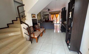 URBANIZACION MATICES ETAPA AZUL TOPACIO ALQUILO PRECIOSA, AMPLIA Y MODERNA VILLA FULL AMOBLADA, DOS PLANTAS, TRES DORMITORIOS