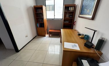 URBANIZACION MATICES ETAPA AZUL TOPACIO ALQUILO PRECIOSA, AMPLIA Y MODERNA VILLA FULL AMOBLADA, DOS PLANTAS, TRES DORMITORIOS