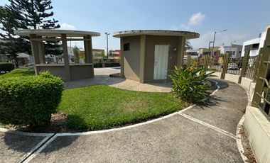 URBANIZACION MATICES ETAPA AZUL TOPACIO ALQUILO PRECIOSA, AMPLIA Y MODERNA VILLA FULL AMOBLADA, DOS PLANTAS, TRES DORMITORIOS