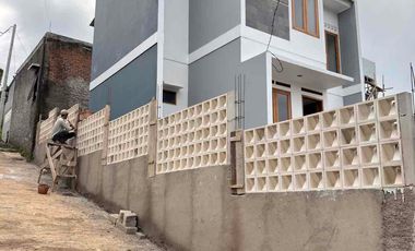 Dijual Rumah Type 80/ 157 Cileunyi 2 Lantai Free Gazebo dan Canopy