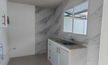 Alquilo casa de dos plantas, 3 habitaciones en villas del Rey, Etapa Arturo