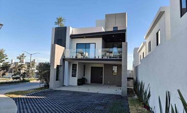 Bonita casa amplia de 4 habitaciones y cisterna en Pachuca