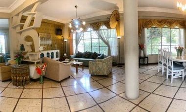 URDESA CENTRAL:VENDO CASA EN SECTOR COMERCIAL