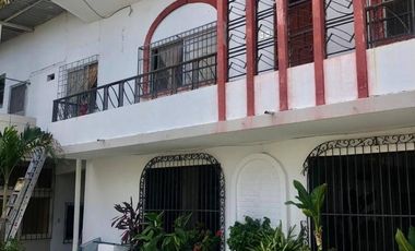 URDESA CENTRAL:VENDO CASA EN SECTOR COMERCIAL