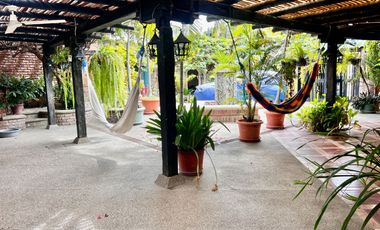 SALINAS:EN 500 M2 VENDO CASA CON JACUZZI ESTILO ESPAÑOL