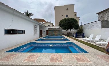 CHIPIPE: ALQUILO CASA CON CASCADA EN LA PISCINA, JACUZZI Y  PATIOS