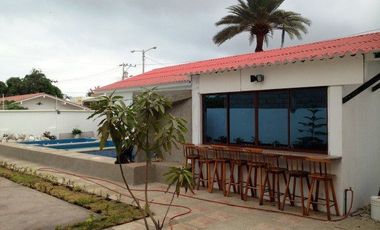 CHIPIPE: ALQUILO CASA CON CASCADA EN LA PISCINA, JACUZZI Y  PATIOS