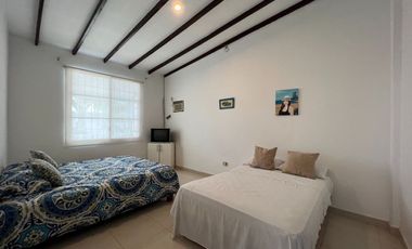 CHIPIPE: ALQUILO CASA CON CASCADA EN LA PISCINA, JACUZZI Y  PATIOS