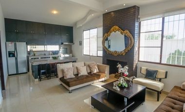 CHIPIPE: ALQUILO CASA CON CASCADA EN LA PISCINA, JACUZZI Y  PATIOS