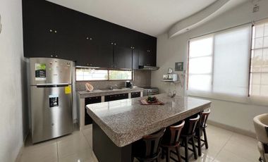 CHIPIPE: ALQUILO CASA CON CASCADA EN LA PISCINA, JACUZZI Y  PATIOS