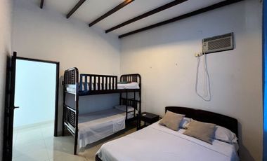 CHIPIPE: ALQUILO CASA CON CASCADA EN LA PISCINA, JACUZZI Y  PATIOS