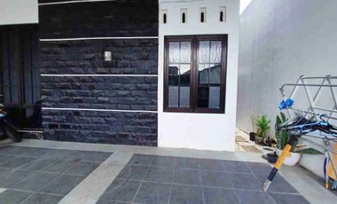 Rumah Mewah Tengah Kota Dekat Solo Square