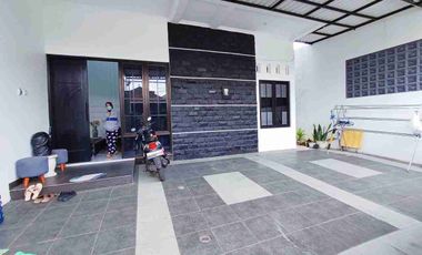 Rumah Mewah Tengah Kota Dekat Solo Square