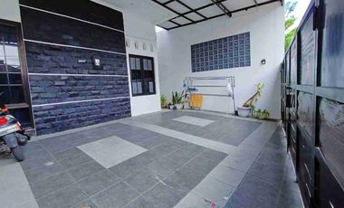 Rumah Mewah Tengah Kota Dekat Solo Square