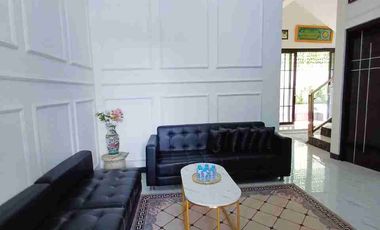 Rumah Mewah Tengah Kota Dekat Solo Square