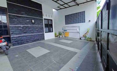 Rumah Mewah Tengah Kota Dekat Solo Square