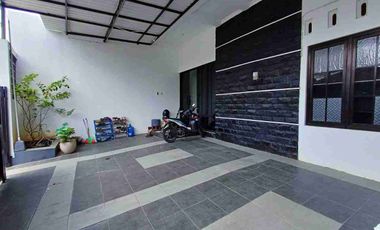 Rumah Mewah Tengah Kota Dekat Solo Square