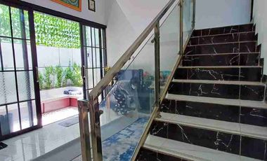 Rumah Mewah Tengah Kota Dekat Solo Square