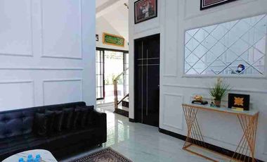 Rumah Mewah Tengah Kota Dekat Solo Square