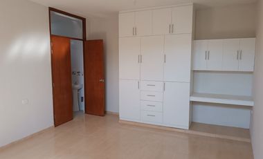 ALQUILER AMPLIO DEPA DE 220M2 A PRECIO DE OCASIÓN EN EJIDOS – PIURA / ESTRENO