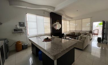 CHIPIPE: VENDO CASA CON CASCADA EN LA PISCINA