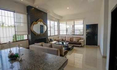 CHIPIPE: VENDO CASA CON CASCADA EN LA PISCINA