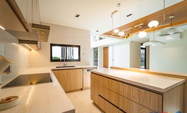 𝐁𝐫𝐚𝐧𝐝 𝐍𝐞𝐰 𝟒-𝐒𝐭𝐨𝐫𝐞𝐲 𝐌𝐨𝐝𝐞𝐫𝐧 𝐇𝐨𝐦𝐞 𝐟𝐨𝐫 𝐒𝐚𝐥𝐞 𝐚𝐭 𝐀𝐲𝐚𝐥𝐚 𝐖𝐞𝐬𝐭𝐠𝐫𝐨𝐯𝐞 𝐇𝐞𝐢𝐠𝐡𝐭𝐬 𝐢𝐧 𝐋𝐚𝐠𝐮𝐧𝐚