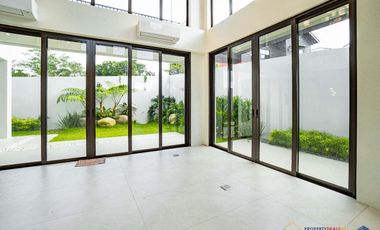 𝐁𝐫𝐚𝐧𝐝 𝐍𝐞𝐰 𝟒-𝐒𝐭𝐨𝐫𝐞𝐲 𝐌𝐨𝐝𝐞𝐫𝐧 𝐇𝐨𝐦𝐞 𝐟𝐨𝐫 𝐒𝐚𝐥𝐞 𝐚𝐭 𝐀𝐲𝐚𝐥𝐚 𝐖𝐞𝐬𝐭𝐠𝐫𝐨𝐯𝐞 𝐇𝐞𝐢𝐠𝐡𝐭𝐬 𝐢𝐧 𝐋𝐚𝐠𝐮𝐧𝐚