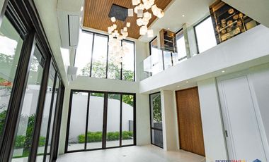 𝐁𝐫𝐚𝐧𝐝 𝐍𝐞𝐰 𝟒-𝐒𝐭𝐨𝐫𝐞𝐲 𝐌𝐨𝐝𝐞𝐫𝐧 𝐇𝐨𝐦𝐞 𝐟𝐨𝐫 𝐒𝐚𝐥𝐞 𝐚𝐭 𝐀𝐲𝐚𝐥𝐚 𝐖𝐞𝐬𝐭𝐠𝐫𝐨𝐯𝐞 𝐇𝐞𝐢𝐠𝐡𝐭𝐬 𝐢𝐧 𝐋𝐚𝐠𝐮𝐧𝐚