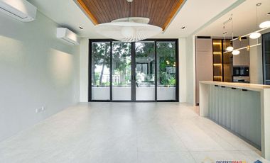 𝐁𝐫𝐚𝐧𝐝 𝐍𝐞𝐰 𝟒-𝐒𝐭𝐨𝐫𝐞𝐲 𝐌𝐨𝐝𝐞𝐫𝐧 𝐇𝐨𝐦𝐞 𝐟𝐨𝐫 𝐒𝐚𝐥𝐞 𝐚𝐭 𝐀𝐲𝐚𝐥𝐚 𝐖𝐞𝐬𝐭𝐠𝐫𝐨𝐯𝐞 𝐇𝐞𝐢𝐠𝐡𝐭𝐬 𝐢𝐧 𝐋𝐚𝐠𝐮𝐧𝐚