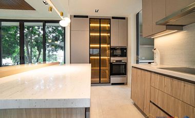 𝐁𝐫𝐚𝐧𝐝 𝐍𝐞𝐰 𝟒-𝐒𝐭𝐨𝐫𝐞𝐲 𝐌𝐨𝐝𝐞𝐫𝐧 𝐇𝐨𝐦𝐞 𝐟𝐨𝐫 𝐒𝐚𝐥𝐞 𝐚𝐭 𝐀𝐲𝐚𝐥𝐚 𝐖𝐞𝐬𝐭𝐠𝐫𝐨𝐯𝐞 𝐇𝐞𝐢𝐠𝐡𝐭𝐬 𝐢𝐧 𝐋𝐚𝐠𝐮𝐧𝐚