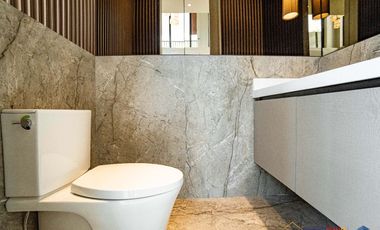 𝐁𝐫𝐚𝐧𝐝 𝐍𝐞𝐰 𝟒-𝐒𝐭𝐨𝐫𝐞𝐲 𝐌𝐨𝐝𝐞𝐫𝐧 𝐇𝐨𝐦𝐞 𝐟𝐨𝐫 𝐒𝐚𝐥𝐞 𝐚𝐭 𝐀𝐲𝐚𝐥𝐚 𝐖𝐞𝐬𝐭𝐠𝐫𝐨𝐯𝐞 𝐇𝐞𝐢𝐠𝐡𝐭𝐬 𝐢𝐧 𝐋𝐚𝐠𝐮𝐧𝐚