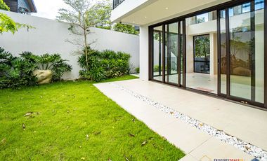 𝐁𝐫𝐚𝐧𝐝 𝐍𝐞𝐰 𝟒-𝐒𝐭𝐨𝐫𝐞𝐲 𝐌𝐨𝐝𝐞𝐫𝐧 𝐇𝐨𝐦𝐞 𝐟𝐨𝐫 𝐒𝐚𝐥𝐞 𝐚𝐭 𝐀𝐲𝐚𝐥𝐚 𝐖𝐞𝐬𝐭𝐠𝐫𝐨𝐯𝐞 𝐇𝐞𝐢𝐠𝐡𝐭𝐬 𝐢𝐧 𝐋𝐚𝐠𝐮𝐧𝐚