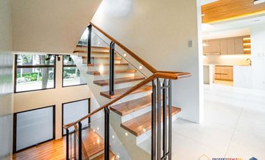 𝐁𝐫𝐚𝐧𝐝 𝐍𝐞𝐰 𝟒-𝐒𝐭𝐨𝐫𝐞𝐲 𝐌𝐨𝐝𝐞𝐫𝐧 𝐇𝐨𝐦𝐞 𝐟𝐨𝐫 𝐒𝐚𝐥𝐞 𝐚𝐭 𝐀𝐲𝐚𝐥𝐚 𝐖𝐞𝐬𝐭𝐠𝐫𝐨𝐯𝐞 𝐇𝐞𝐢𝐠𝐡𝐭𝐬 𝐢𝐧 𝐋𝐚𝐠𝐮𝐧𝐚