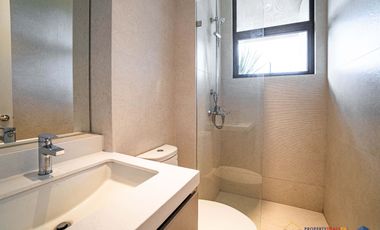 𝐁𝐫𝐚𝐧𝐝 𝐍𝐞𝐰 𝟒-𝐒𝐭𝐨𝐫𝐞𝐲 𝐌𝐨𝐝𝐞𝐫𝐧 𝐇𝐨𝐦𝐞 𝐟𝐨𝐫 𝐒𝐚𝐥𝐞 𝐚𝐭 𝐀𝐲𝐚𝐥𝐚 𝐖𝐞𝐬𝐭𝐠𝐫𝐨𝐯𝐞 𝐇𝐞𝐢𝐠𝐡𝐭𝐬 𝐢𝐧 𝐋𝐚𝐠𝐮𝐧𝐚