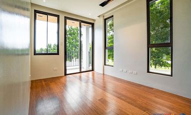 𝐁𝐫𝐚𝐧𝐝 𝐍𝐞𝐰 𝟒-𝐒𝐭𝐨𝐫𝐞𝐲 𝐌𝐨𝐝𝐞𝐫𝐧 𝐇𝐨𝐦𝐞 𝐟𝐨𝐫 𝐒𝐚𝐥𝐞 𝐚𝐭 𝐀𝐲𝐚𝐥𝐚 𝐖𝐞𝐬𝐭𝐠𝐫𝐨𝐯𝐞 𝐇𝐞𝐢𝐠𝐡𝐭𝐬 𝐢𝐧 𝐋𝐚𝐠𝐮𝐧𝐚