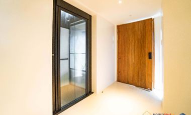 𝐁𝐫𝐚𝐧𝐝 𝐍𝐞𝐰 𝟒-𝐒𝐭𝐨𝐫𝐞𝐲 𝐌𝐨𝐝𝐞𝐫𝐧 𝐇𝐨𝐦𝐞 𝐟𝐨𝐫 𝐒𝐚𝐥𝐞 𝐚𝐭 𝐀𝐲𝐚𝐥𝐚 𝐖𝐞𝐬𝐭𝐠𝐫𝐨𝐯𝐞 𝐇𝐞𝐢𝐠𝐡𝐭𝐬 𝐢𝐧 𝐋𝐚𝐠𝐮𝐧𝐚