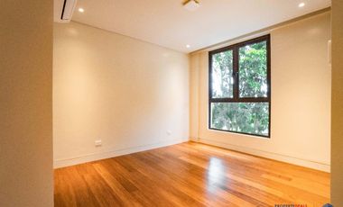 𝐁𝐫𝐚𝐧𝐝 𝐍𝐞𝐰 𝟒-𝐒𝐭𝐨𝐫𝐞𝐲 𝐌𝐨𝐝𝐞𝐫𝐧 𝐇𝐨𝐦𝐞 𝐟𝐨𝐫 𝐒𝐚𝐥𝐞 𝐚𝐭 𝐀𝐲𝐚𝐥𝐚 𝐖𝐞𝐬𝐭𝐠𝐫𝐨𝐯𝐞 𝐇𝐞𝐢𝐠𝐡𝐭𝐬 𝐢𝐧 𝐋𝐚𝐠𝐮𝐧𝐚