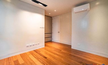 𝐁𝐫𝐚𝐧𝐝 𝐍𝐞𝐰 𝟒-𝐒𝐭𝐨𝐫𝐞𝐲 𝐌𝐨𝐝𝐞𝐫𝐧 𝐇𝐨𝐦𝐞 𝐟𝐨𝐫 𝐒𝐚𝐥𝐞 𝐚𝐭 𝐀𝐲𝐚𝐥𝐚 𝐖𝐞𝐬𝐭𝐠𝐫𝐨𝐯𝐞 𝐇𝐞𝐢𝐠𝐡𝐭𝐬 𝐢𝐧 𝐋𝐚𝐠𝐮𝐧𝐚