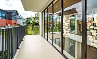 𝐁𝐫𝐚𝐧𝐝 𝐍𝐞𝐰 𝟒-𝐒𝐭𝐨𝐫𝐞𝐲 𝐌𝐨𝐝𝐞𝐫𝐧 𝐇𝐨𝐦𝐞 𝐟𝐨𝐫 𝐒𝐚𝐥𝐞 𝐚𝐭 𝐀𝐲𝐚𝐥𝐚 𝐖𝐞𝐬𝐭𝐠𝐫𝐨𝐯𝐞 𝐇𝐞𝐢𝐠𝐡𝐭𝐬 𝐢𝐧 𝐋𝐚𝐠𝐮𝐧𝐚