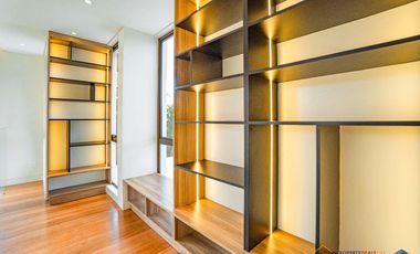 𝐁𝐫𝐚𝐧𝐝 𝐍𝐞𝐰 𝟒-𝐒𝐭𝐨𝐫𝐞𝐲 𝐌𝐨𝐝𝐞𝐫𝐧 𝐇𝐨𝐦𝐞 𝐟𝐨𝐫 𝐒𝐚𝐥𝐞 𝐚𝐭 𝐀𝐲𝐚𝐥𝐚 𝐖𝐞𝐬𝐭𝐠𝐫𝐨𝐯𝐞 𝐇𝐞𝐢𝐠𝐡𝐭𝐬 𝐢𝐧 𝐋𝐚𝐠𝐮𝐧𝐚